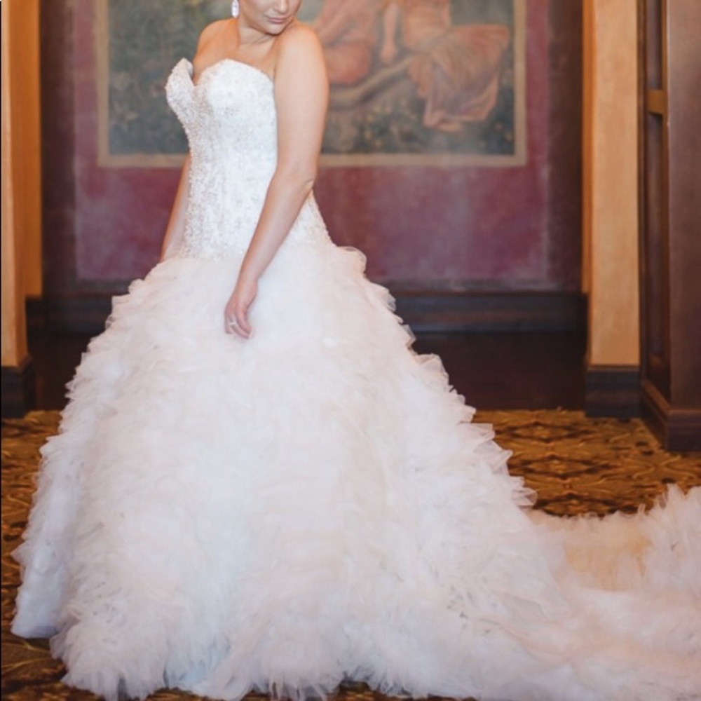 Kenneth Winston Wedding Dress (model 1653)